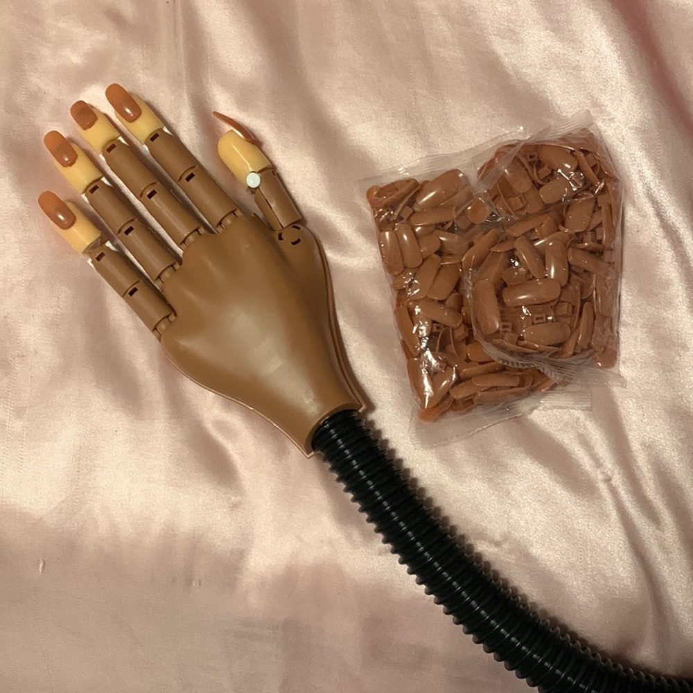 Nail manicure practice. Never been used. Perfect for those who are in school.